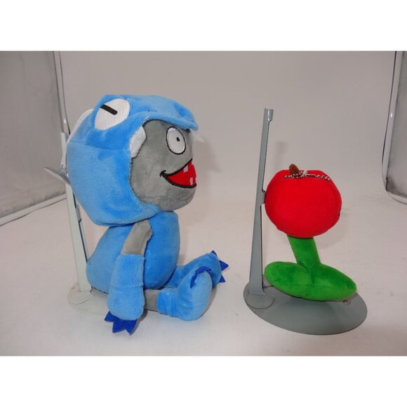 Plants Vs Zombies Blue Buckethead Zombie & Angry Red Apple Plush Set - Picture 6 of 8